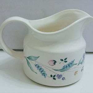 Pfaltzgraff USA April 4 1/2" tall 20 oz. Gravy Boat - No. 436